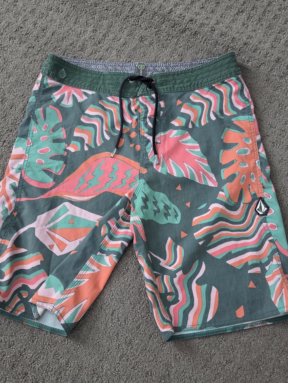 Volcom Men's Teal and Coral Abstract Tropical Board Shorts